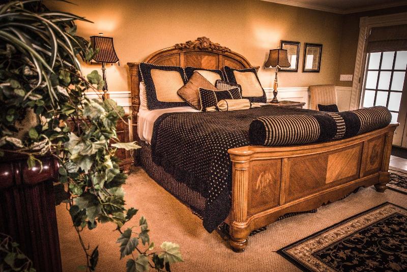 The Anniversary Inn Logan image