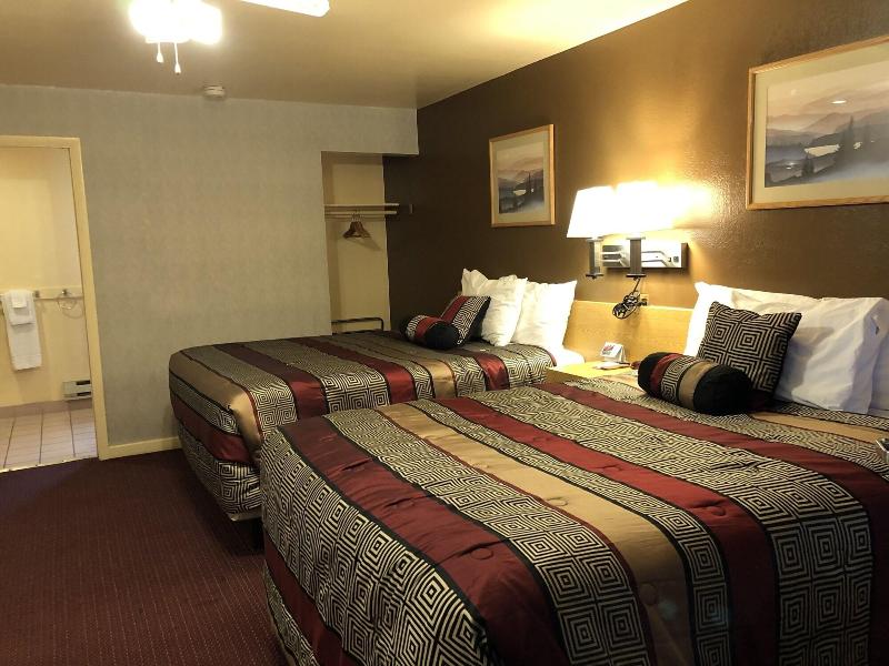 Scottish Inn image