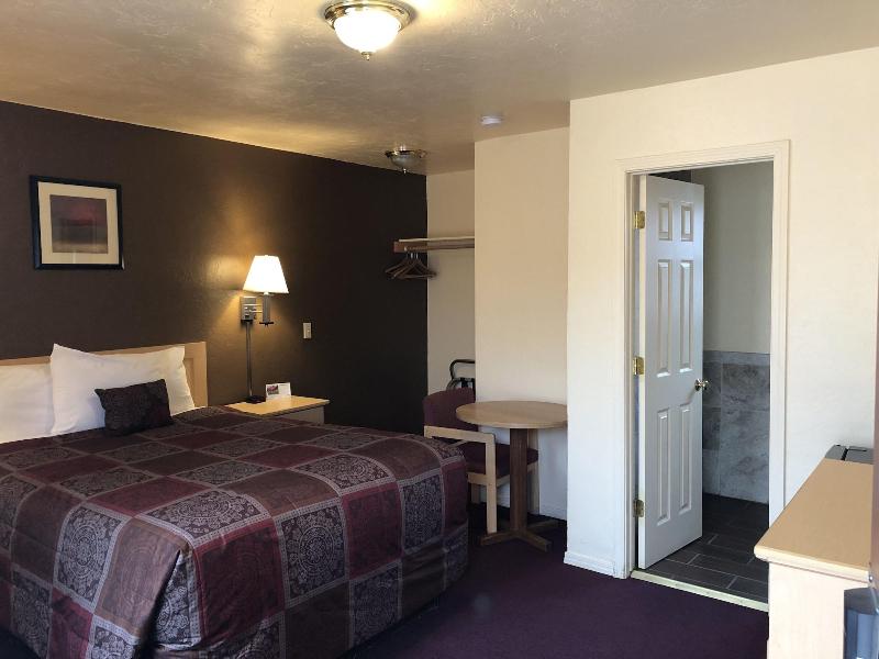 Scottish Inn image