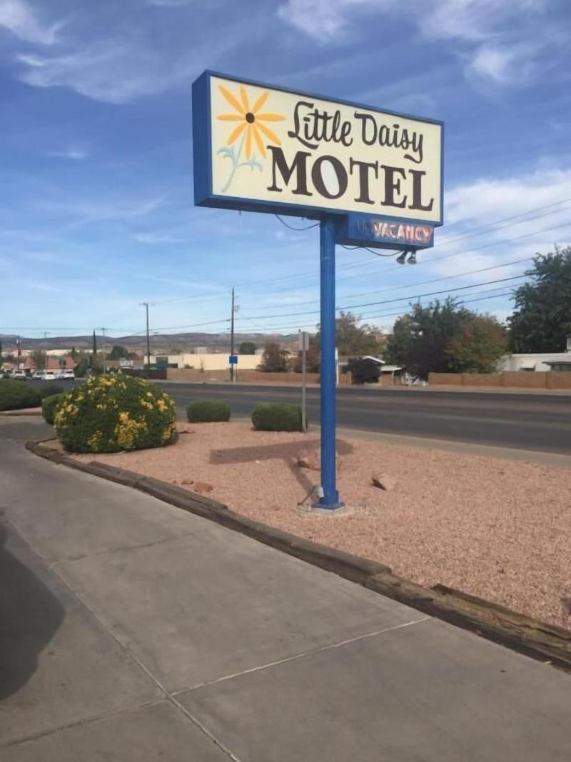 Little Daisy Motel image