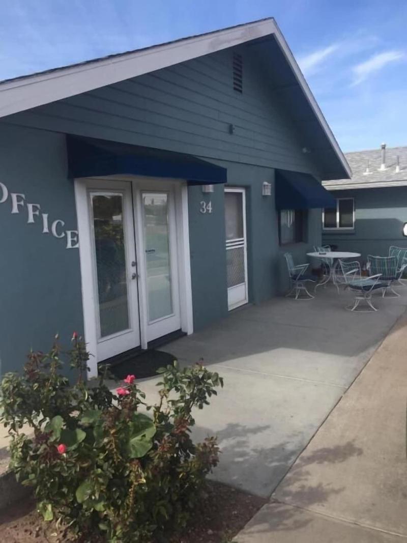 Little Daisy Motel image