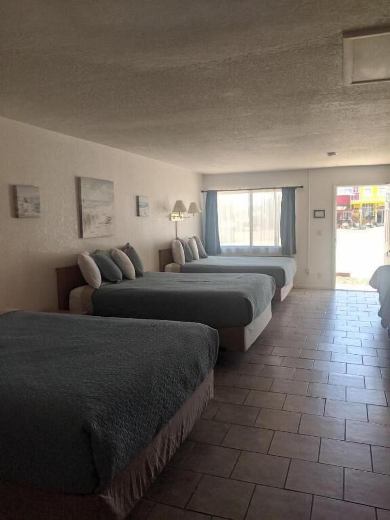 Little Daisy Motel image