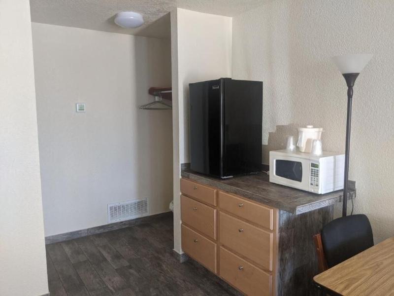 Little Daisy Motel image