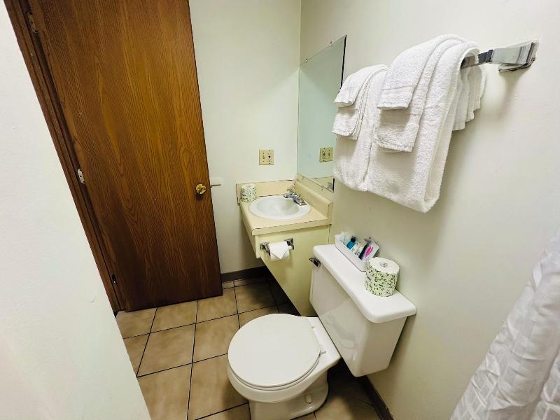 Quality Lodge image