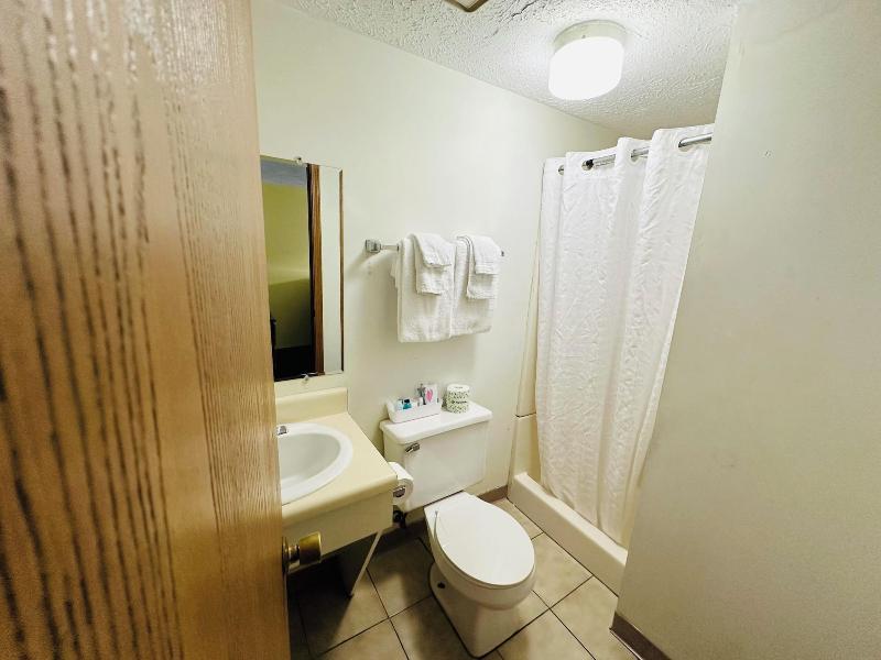 Quality Lodge image