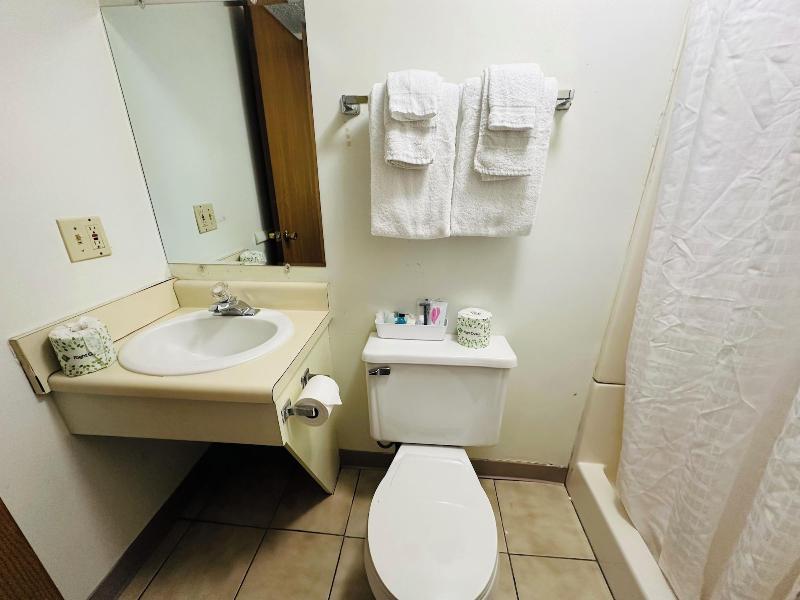 Quality Lodge image