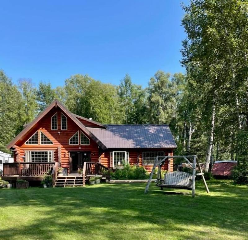 Meandering Moose Lodging image