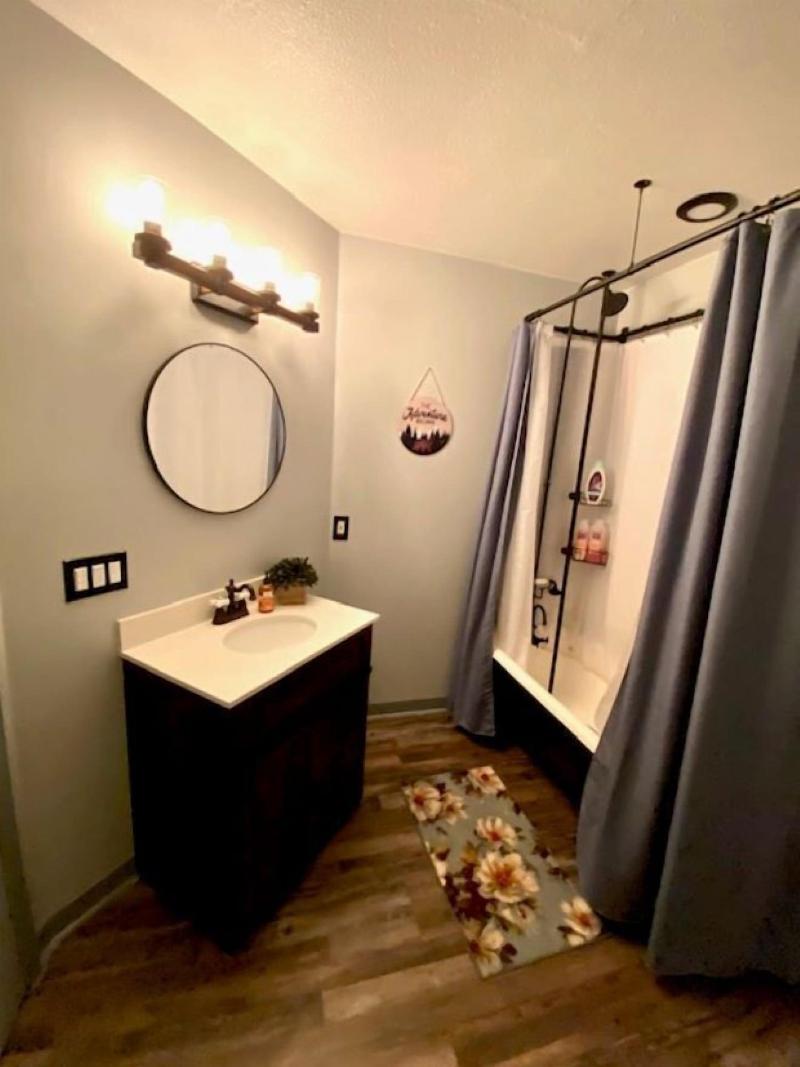 Meandering Moose Lodging image