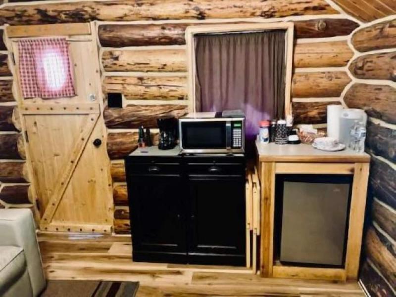 Meandering Moose Lodging image