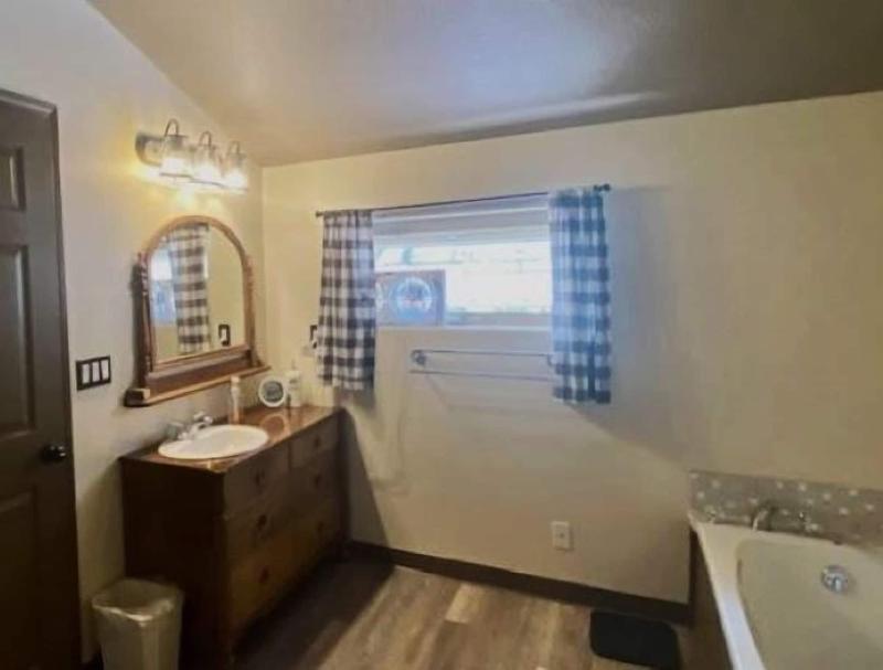 Meandering Moose Lodging image