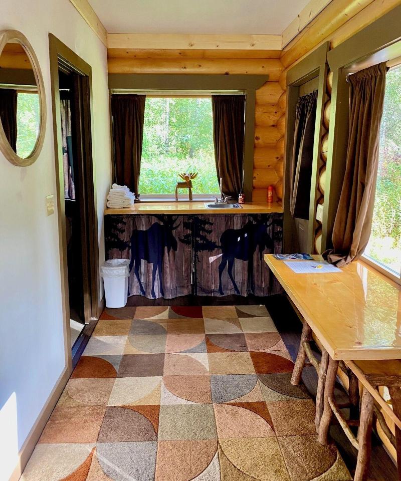 Meandering Moose Lodging image