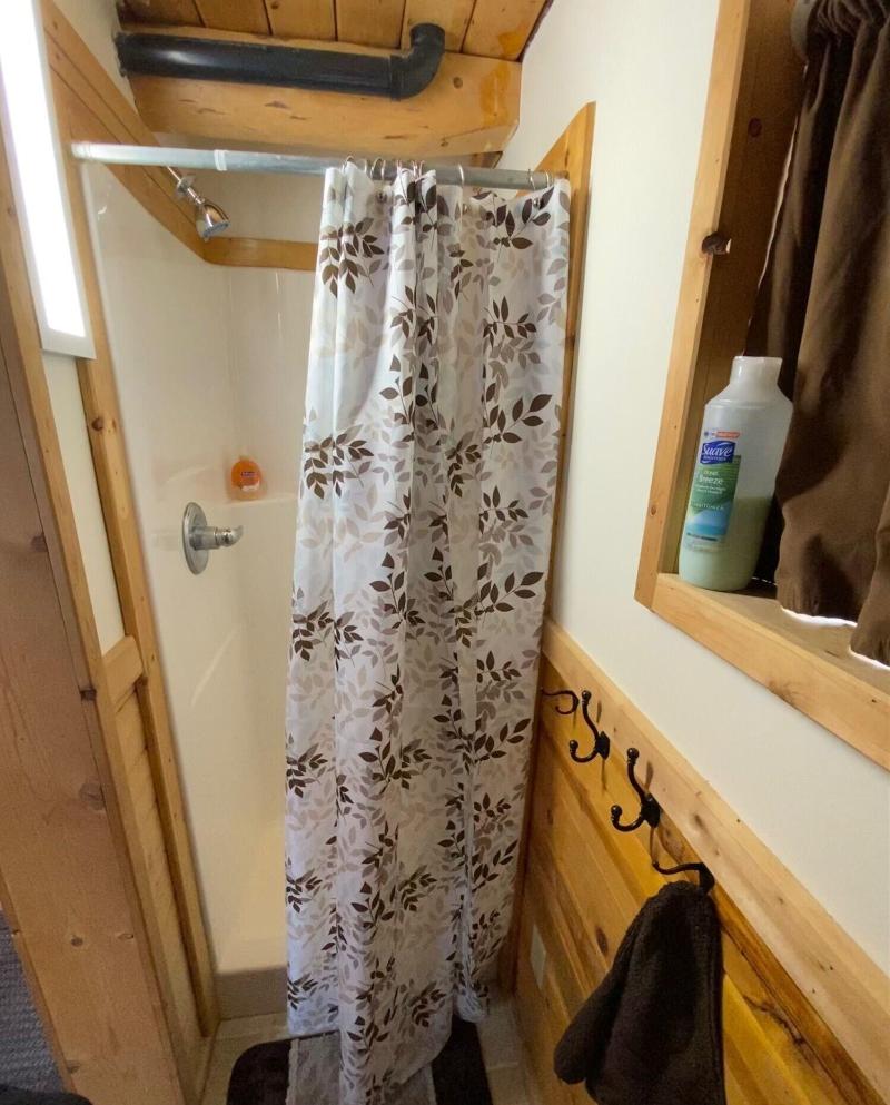 Meandering Moose Lodging image