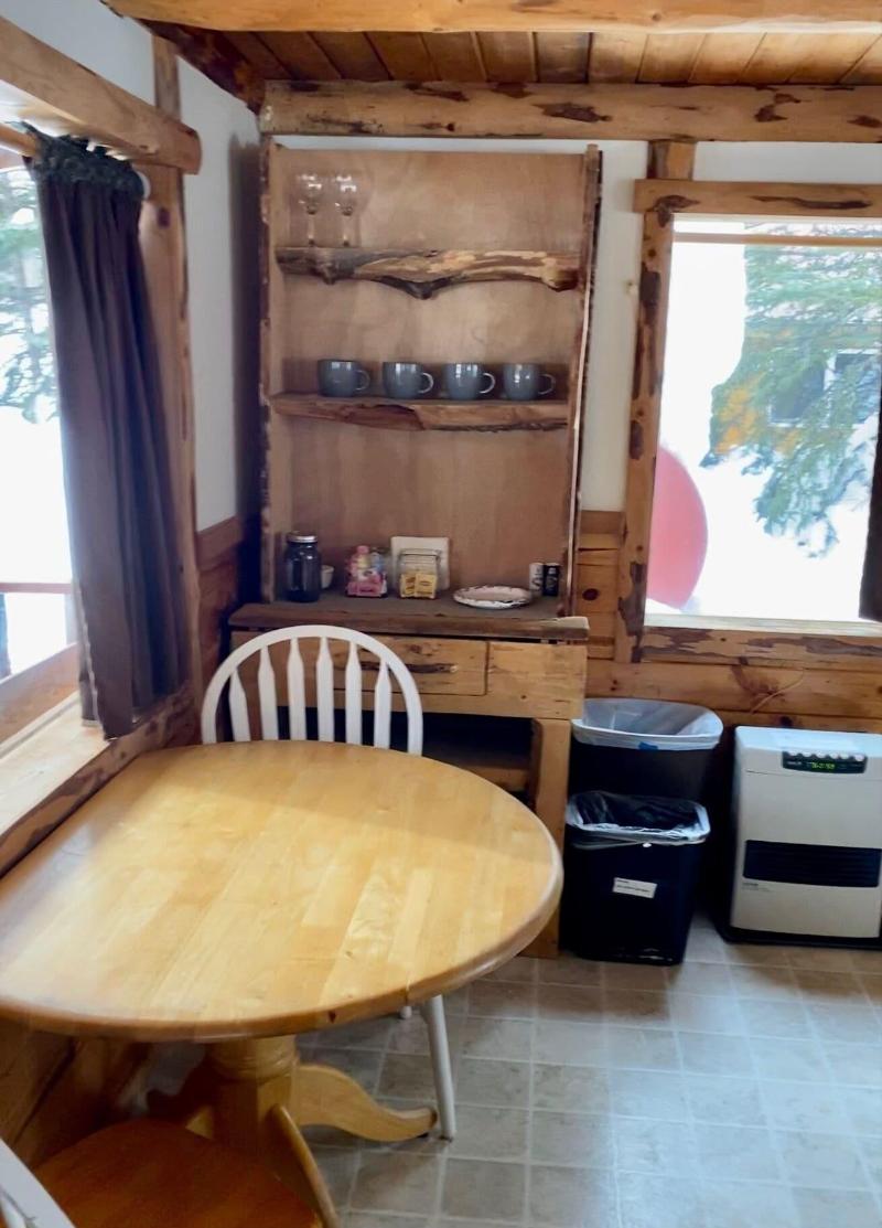 Meandering Moose Lodging image