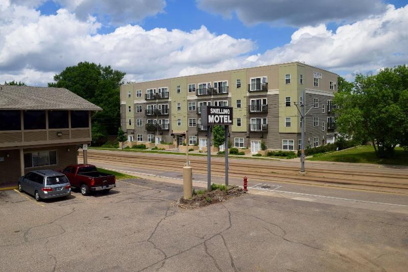 Snelling Motel image