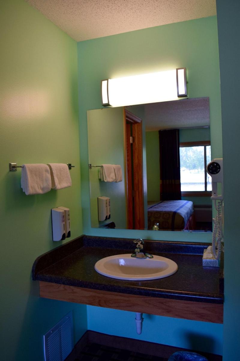 Snelling Motel image