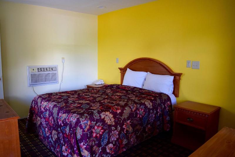 Snelling Motel image