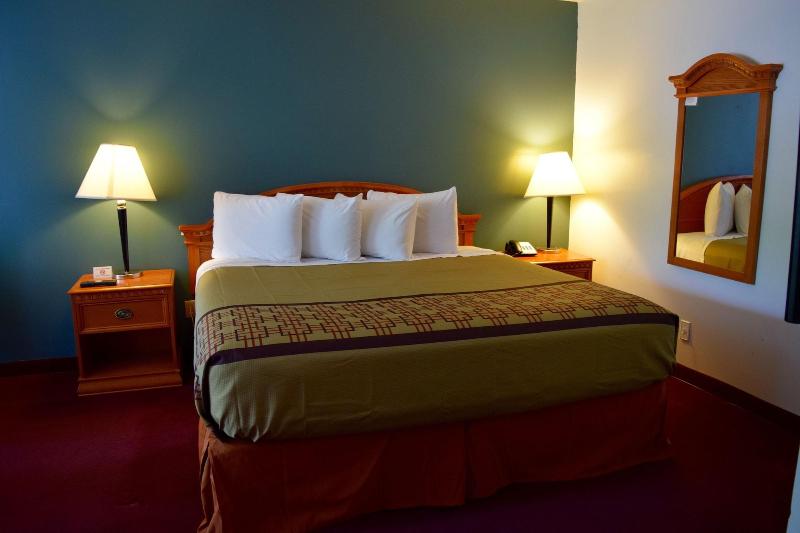 Snelling Motel image
