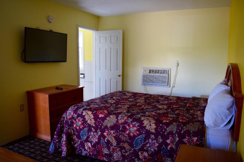 Snelling Motel image