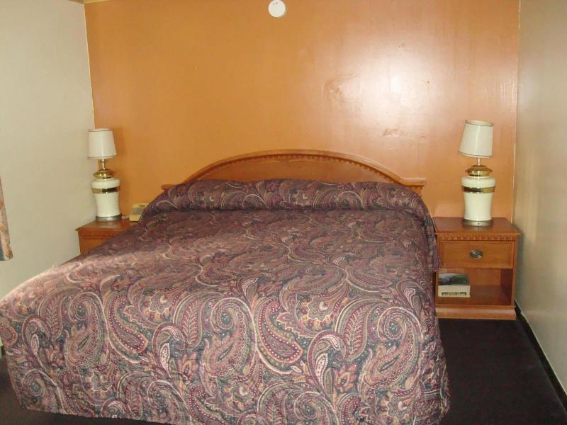 Snelling Motel image
