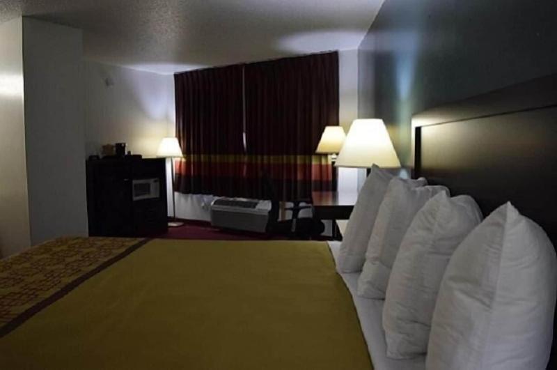 Snelling Motel image