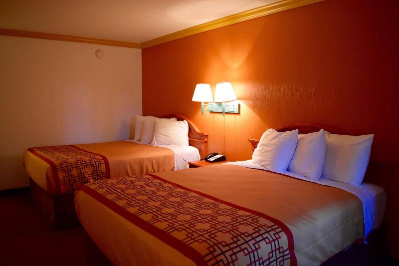 Snelling Motel image