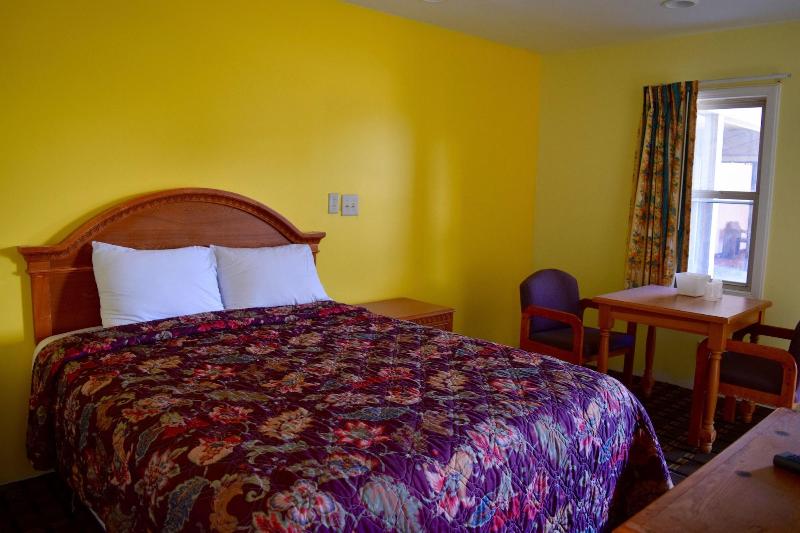 Snelling Motel image