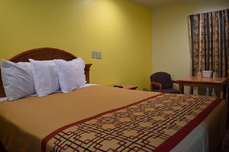 Snelling Motel image