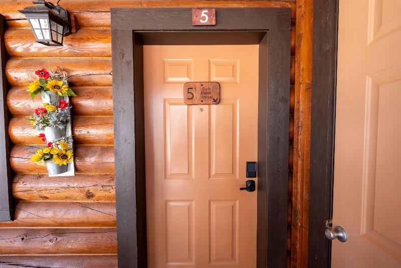 Duck Creek Village Inn image