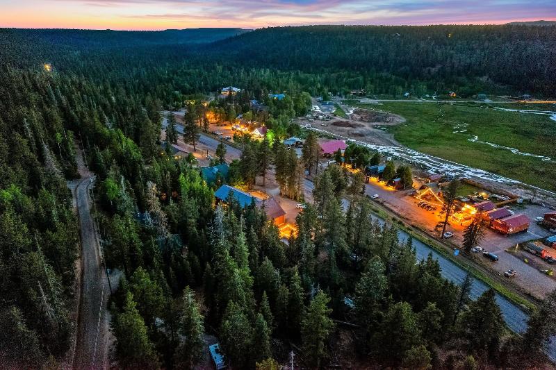 Duck Creek Village Inn image