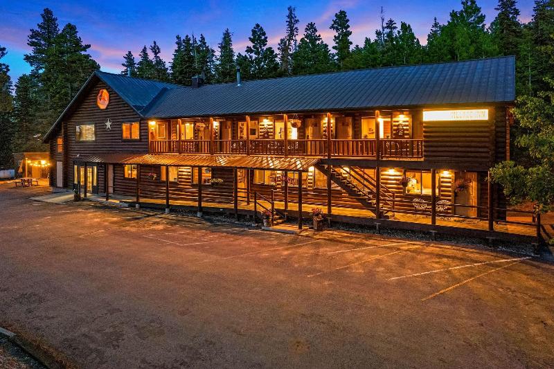Duck Creek Village Inn image