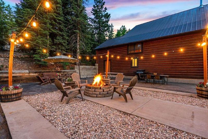 Duck Creek Village Inn image 7