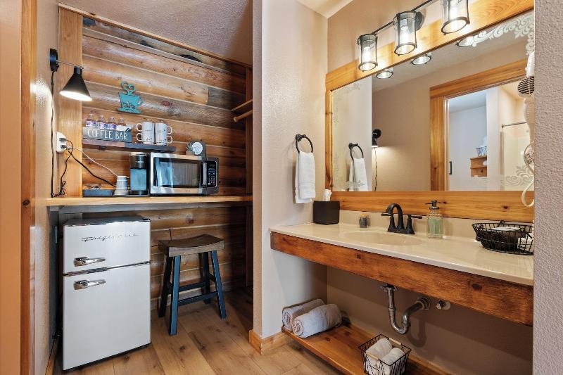 Duck Creek Village Inn image