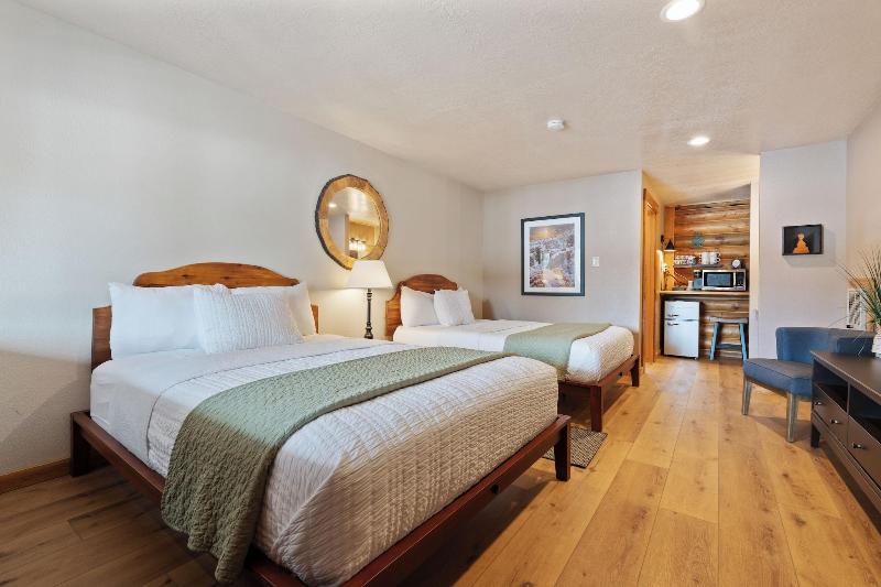 Duck Creek Village Inn image
