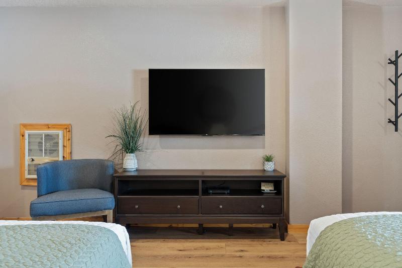 Duck Creek Village Inn image