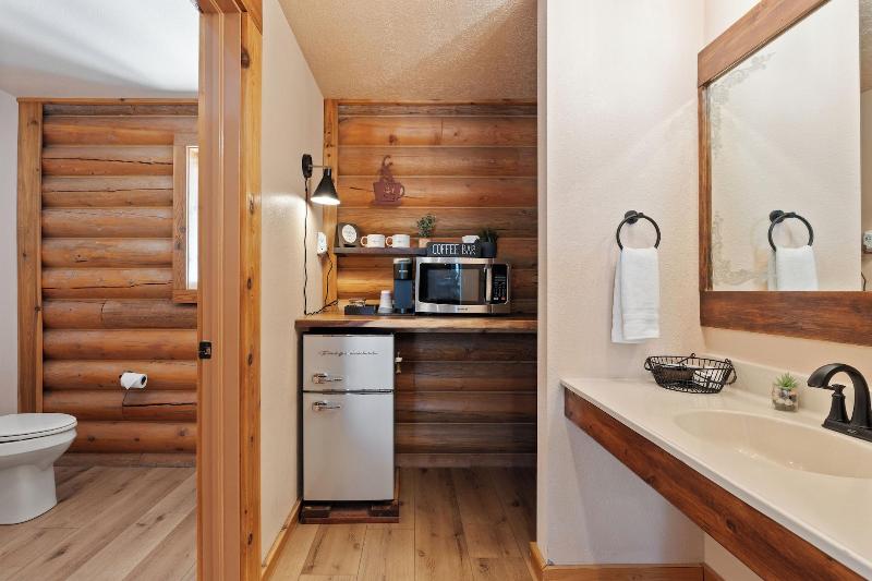 Duck Creek Village Inn image