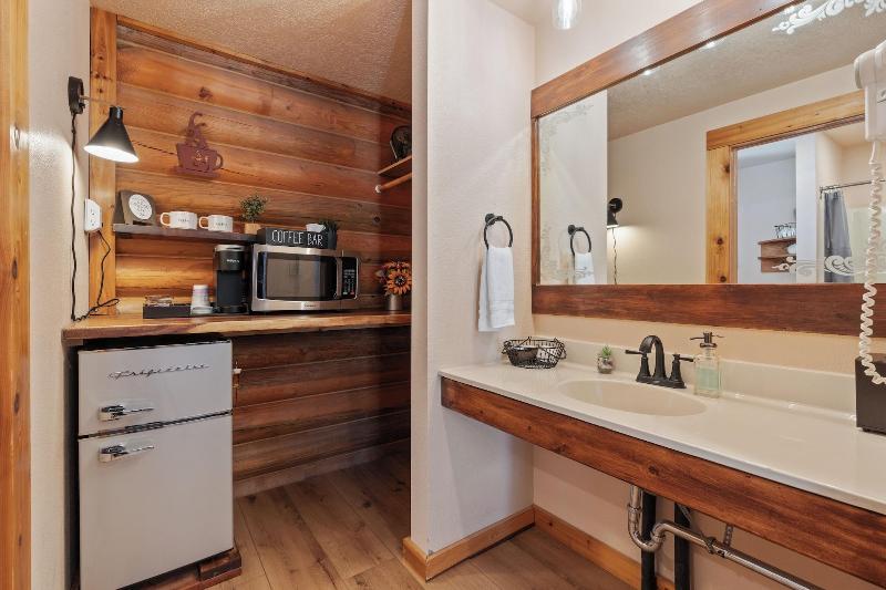 Duck Creek Village Inn image