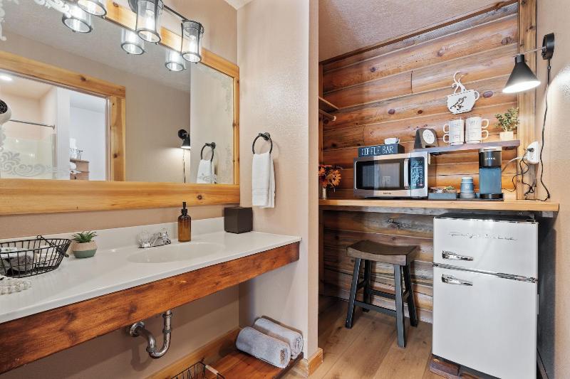 Duck Creek Village Inn image