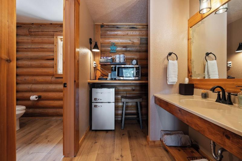 Duck Creek Village Inn image