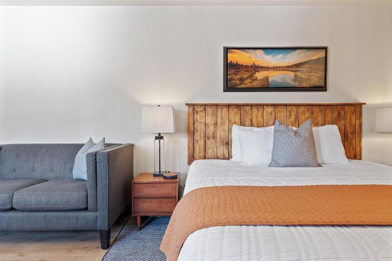 Duck Creek Village Inn image 8