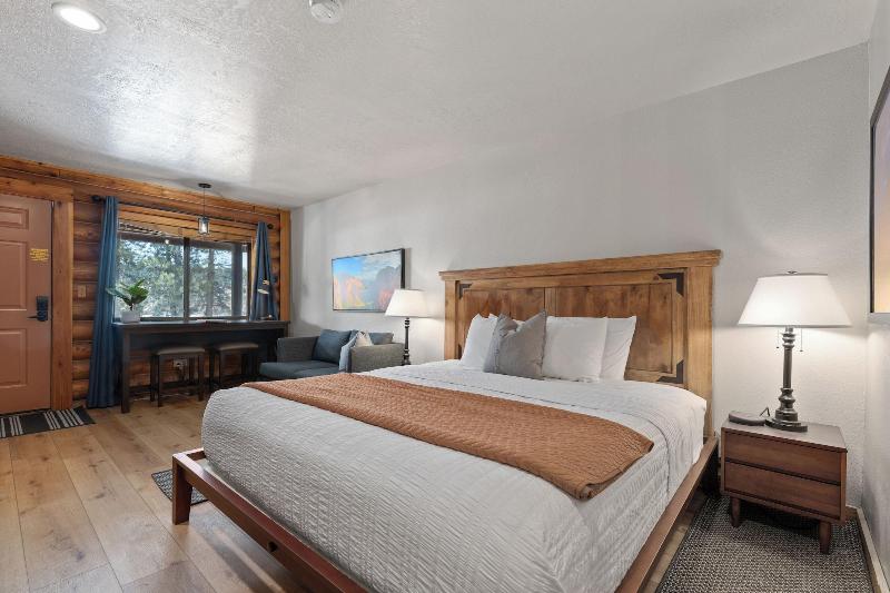 Duck Creek Village Inn image