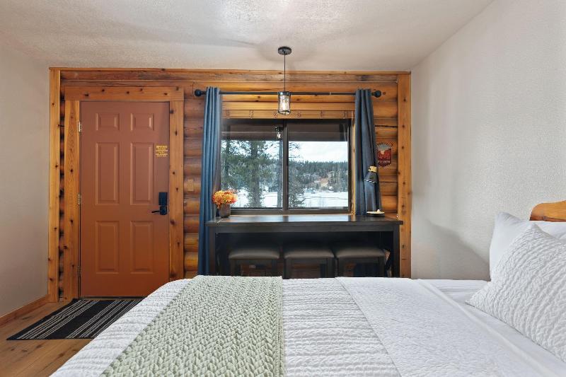 Duck Creek Village Inn image