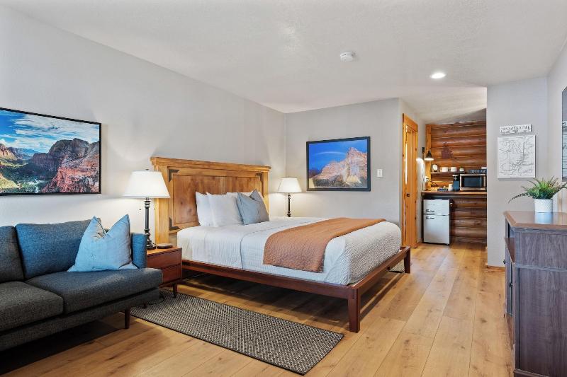 Duck Creek Village Inn image