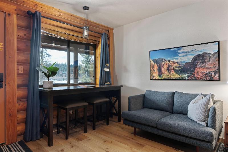 Duck Creek Village Inn image