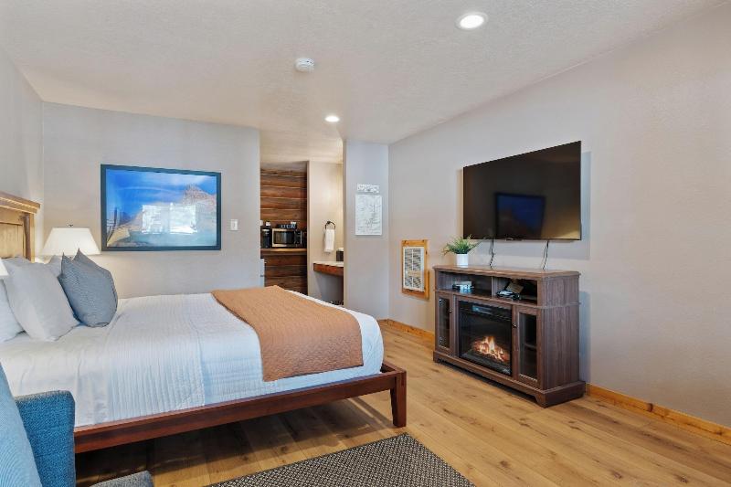 Duck Creek Village Inn image