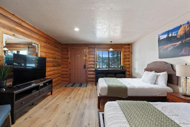 Duck Creek Village Inn image