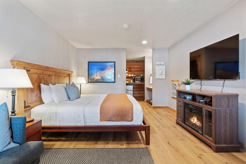 Duck Creek Village Inn image