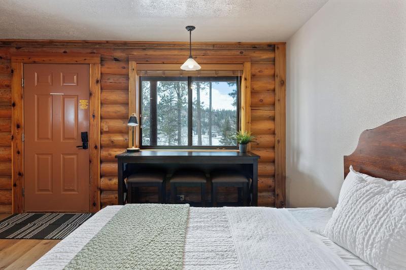 Duck Creek Village Inn image
