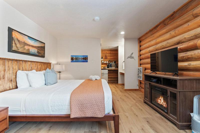 Duck Creek Village Inn image