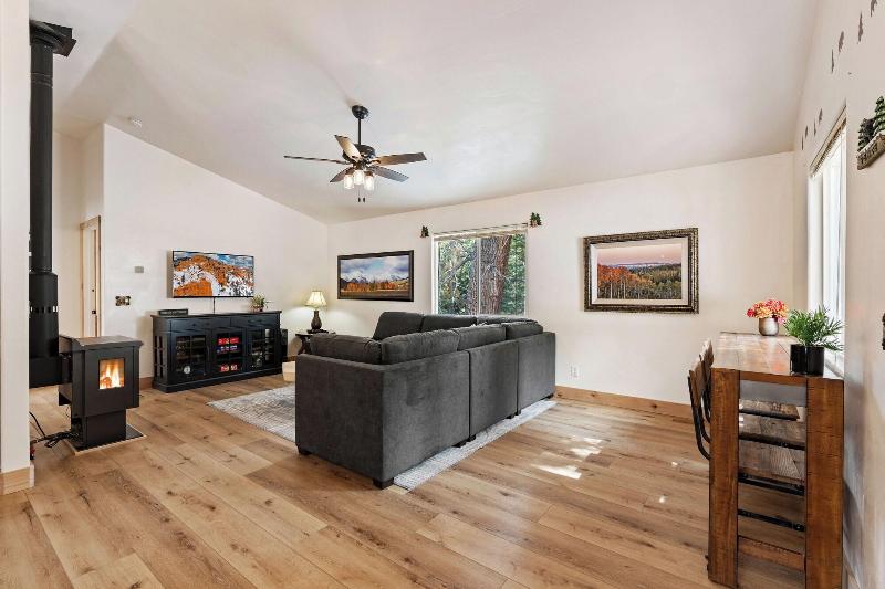 Duck Creek Village Inn image