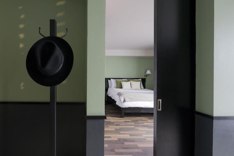Lusitania Suites image